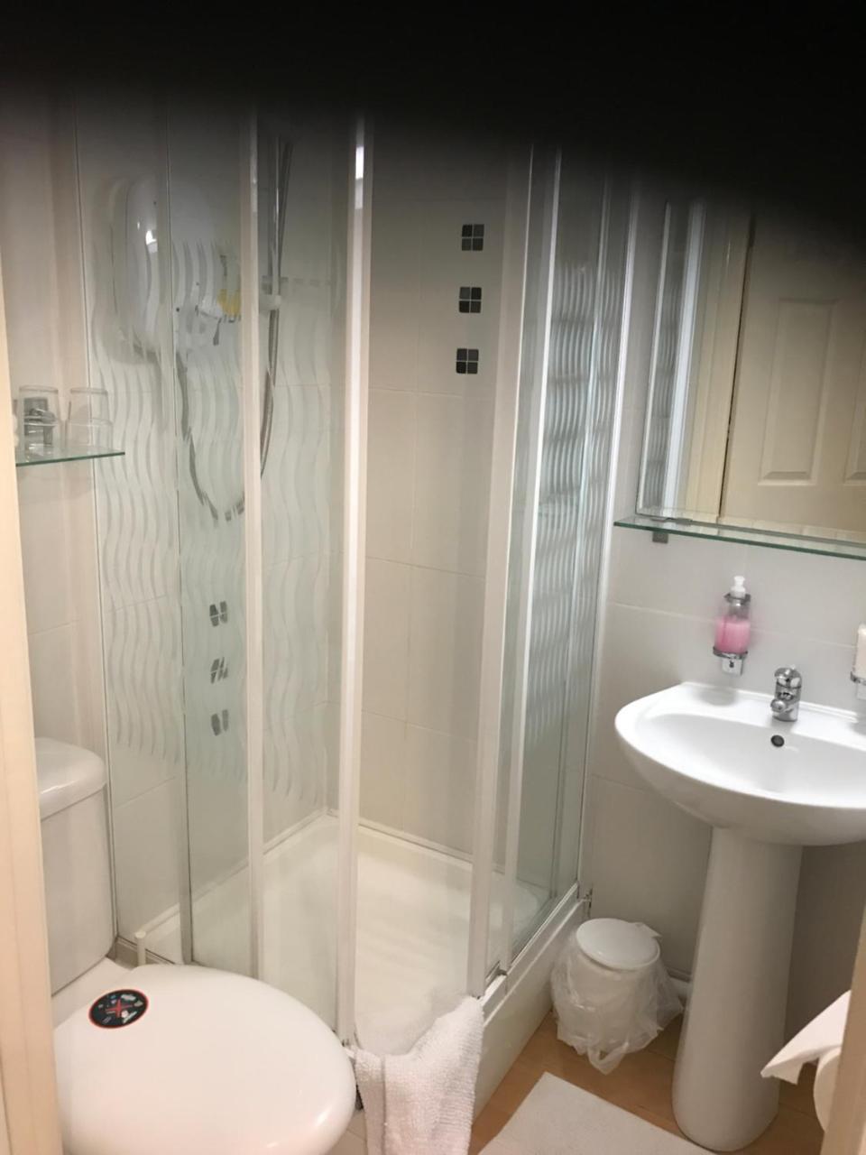Leahurst Bed And Breakfast Тиуин Екстериор снимка